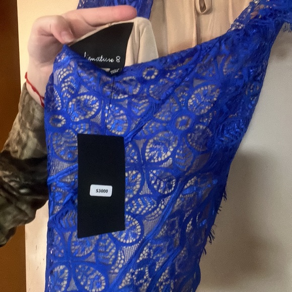 Royal blue lace dress with open back. - Picture 5 of 6